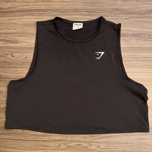 black gymshark cropped shirt